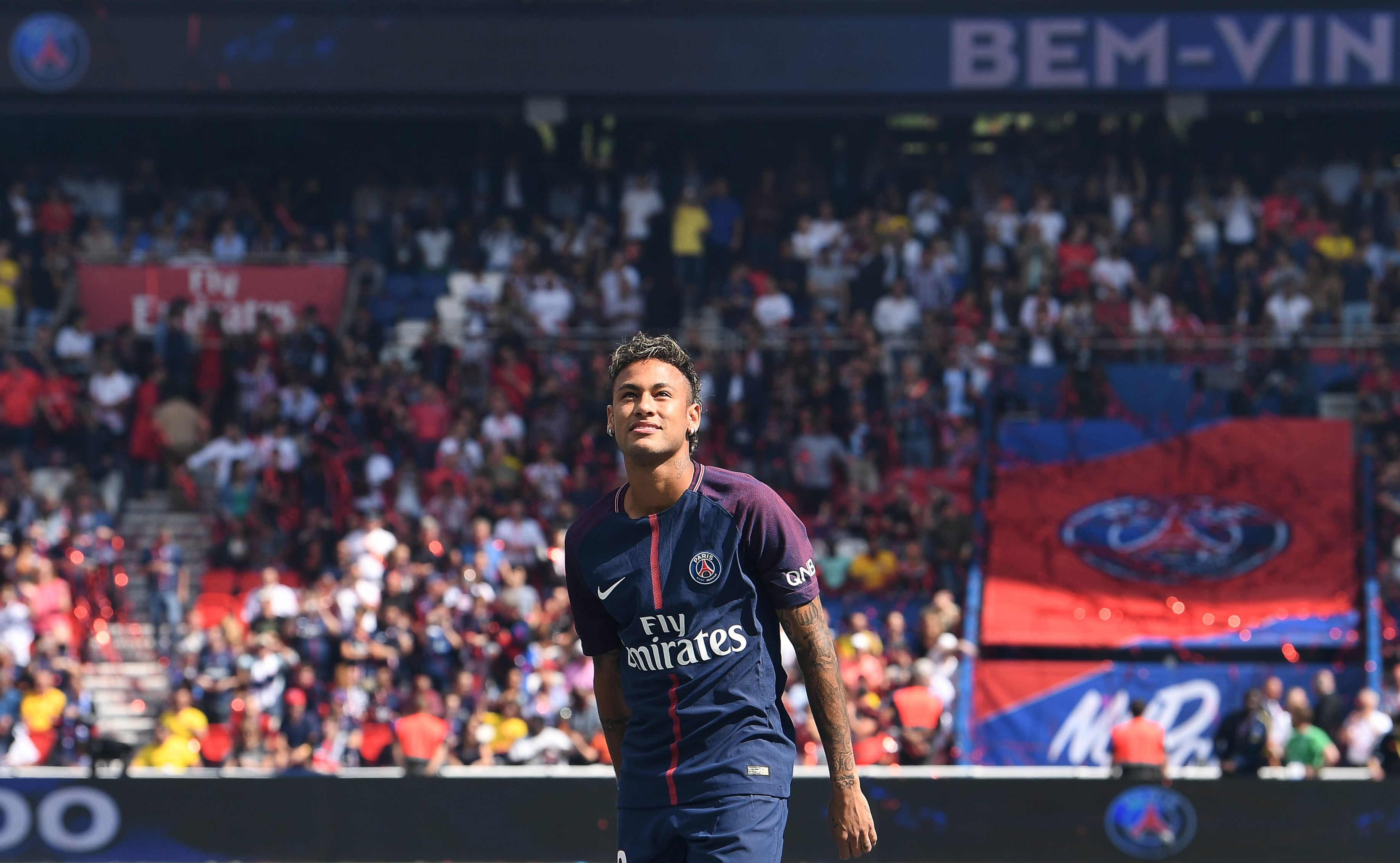 CDV PSG goi vang ten Neymar hinh anh