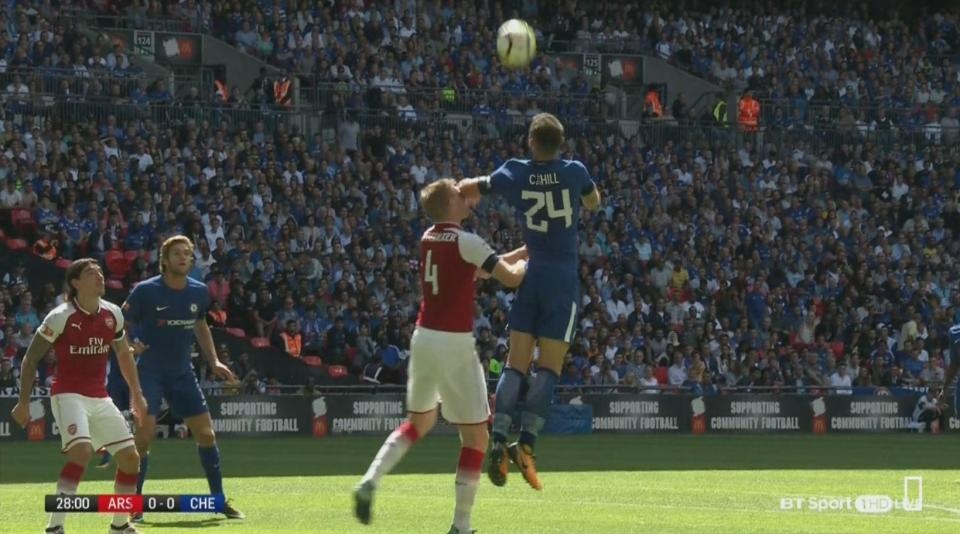 Mertesacker chay mau anh 2