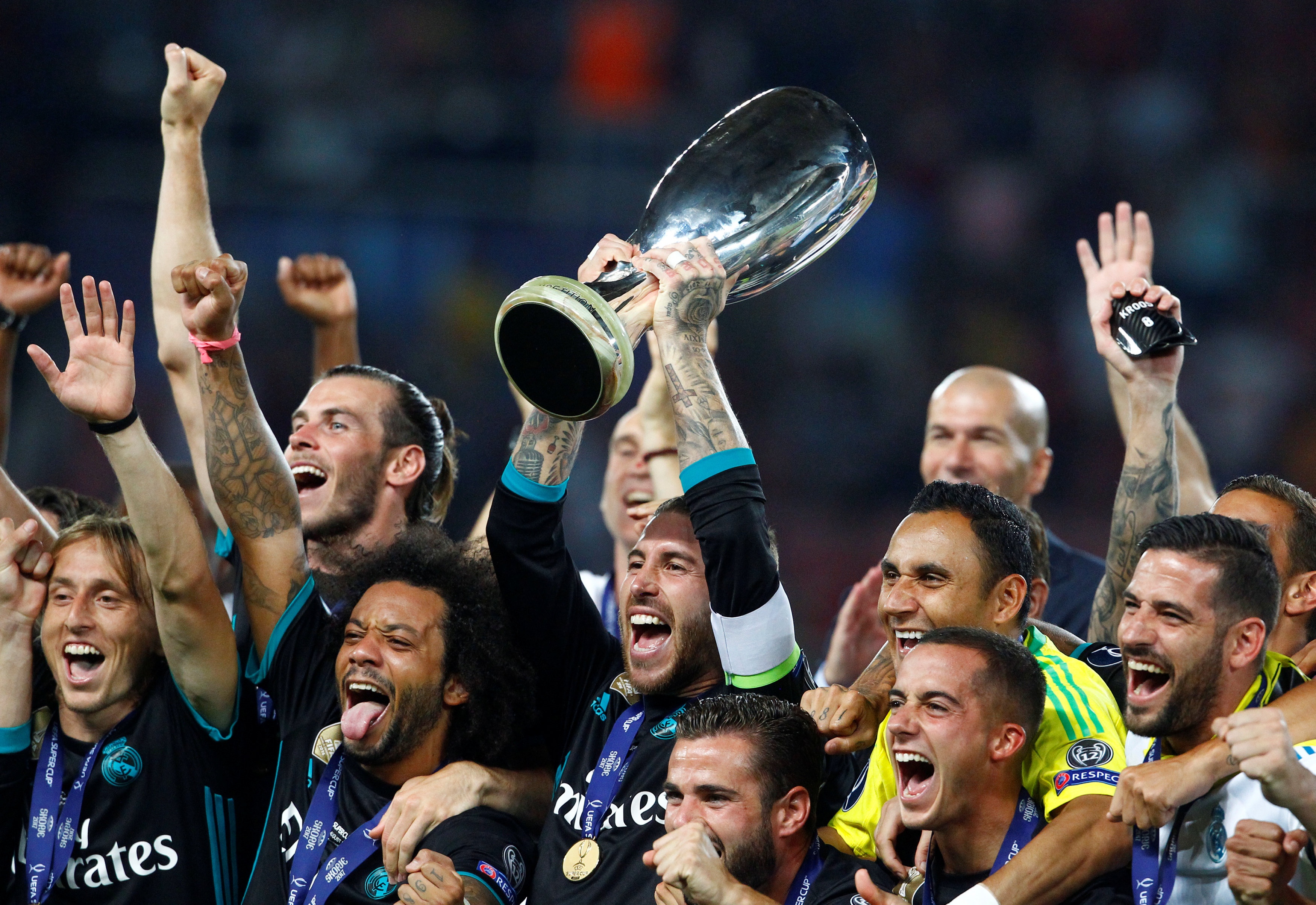 sieu cup chau Au anh 15