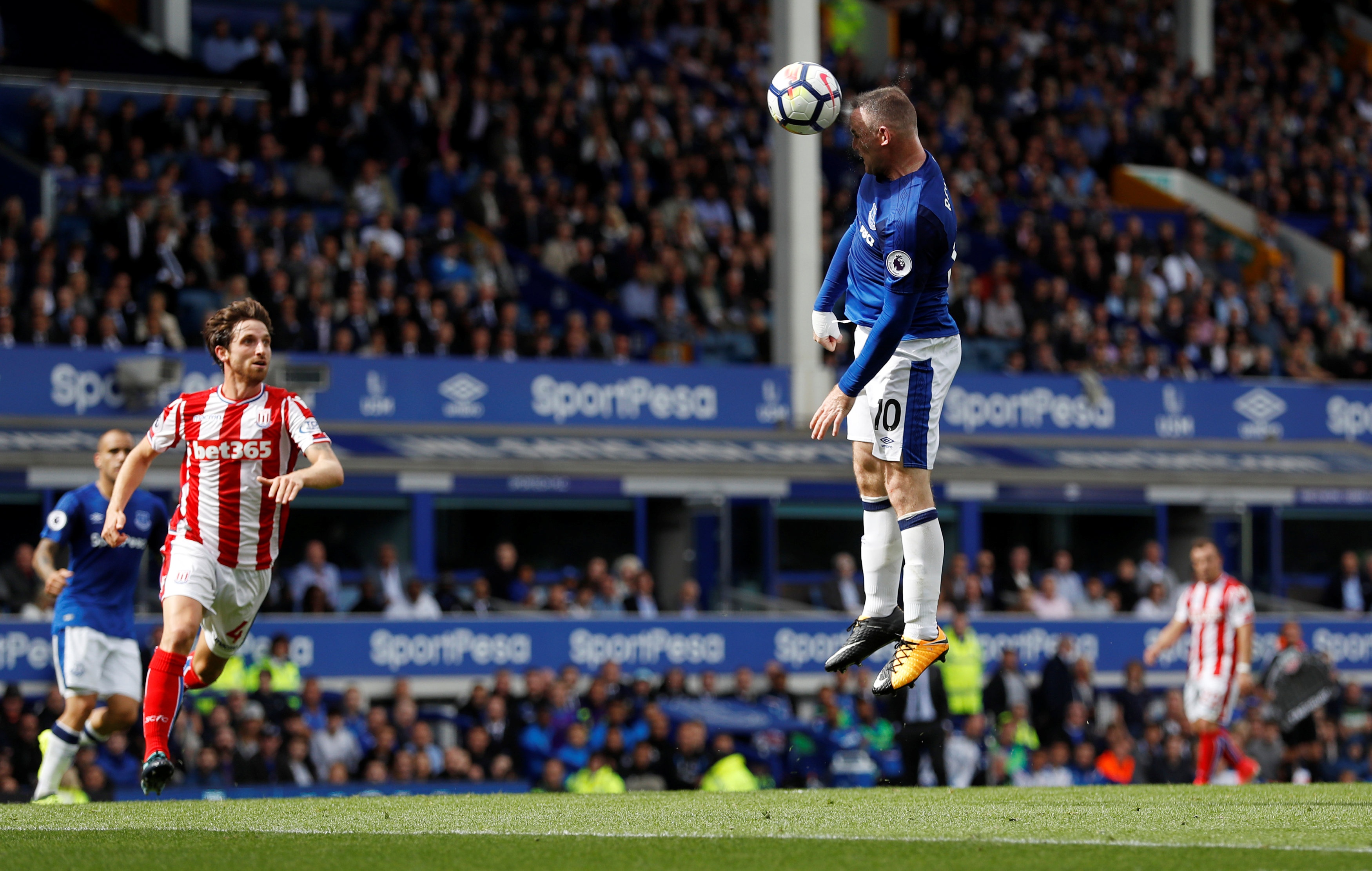 Rooney ghi ban anh 4