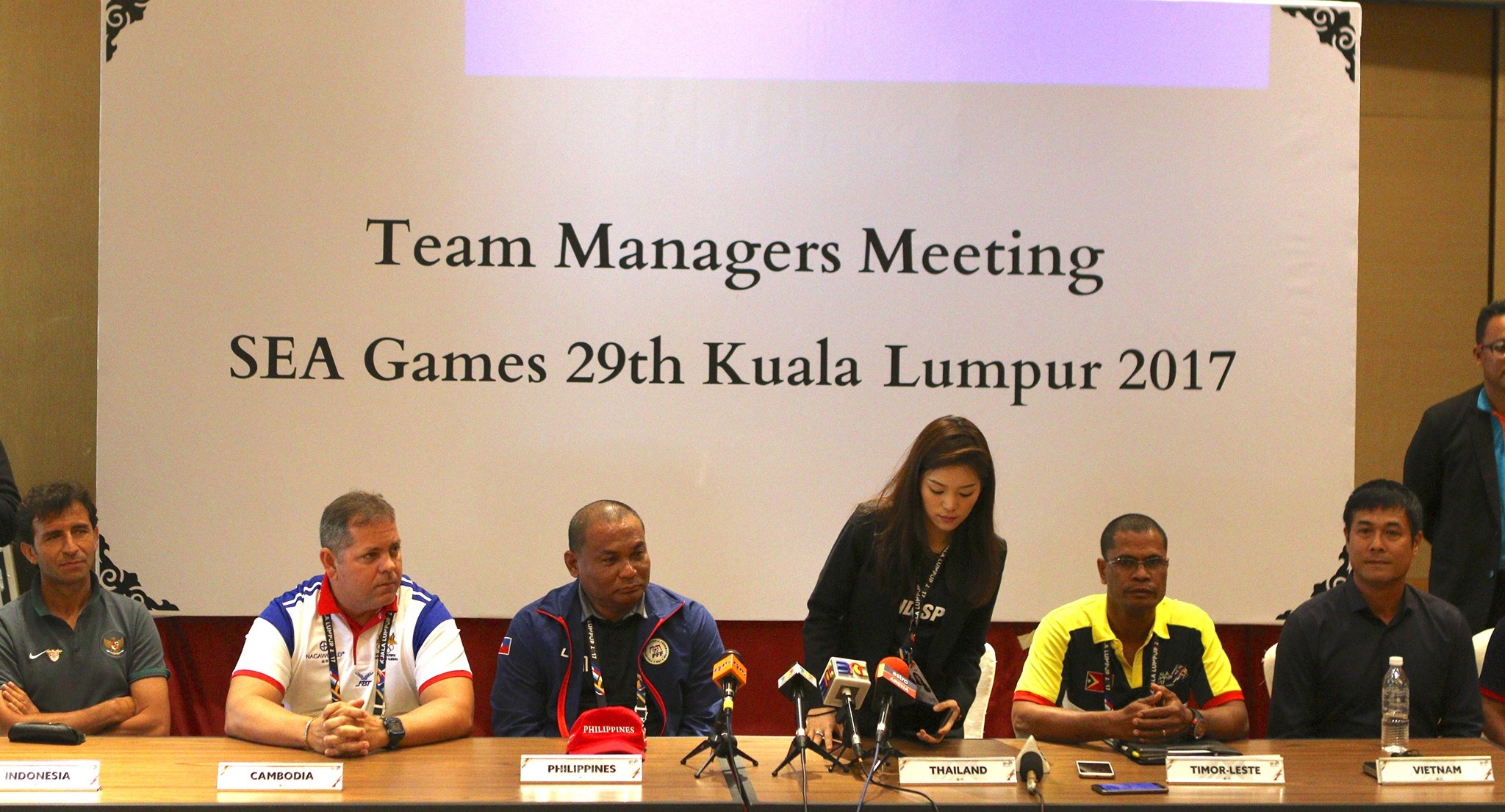 hop bao 6 HLV cac doi bang B SEA Games anh 1