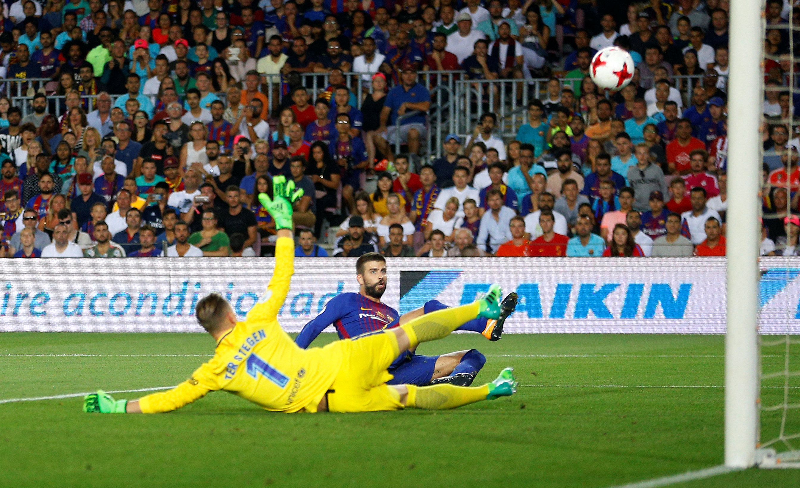 Ronaldo lap sieu pham va nhan the do anh 10