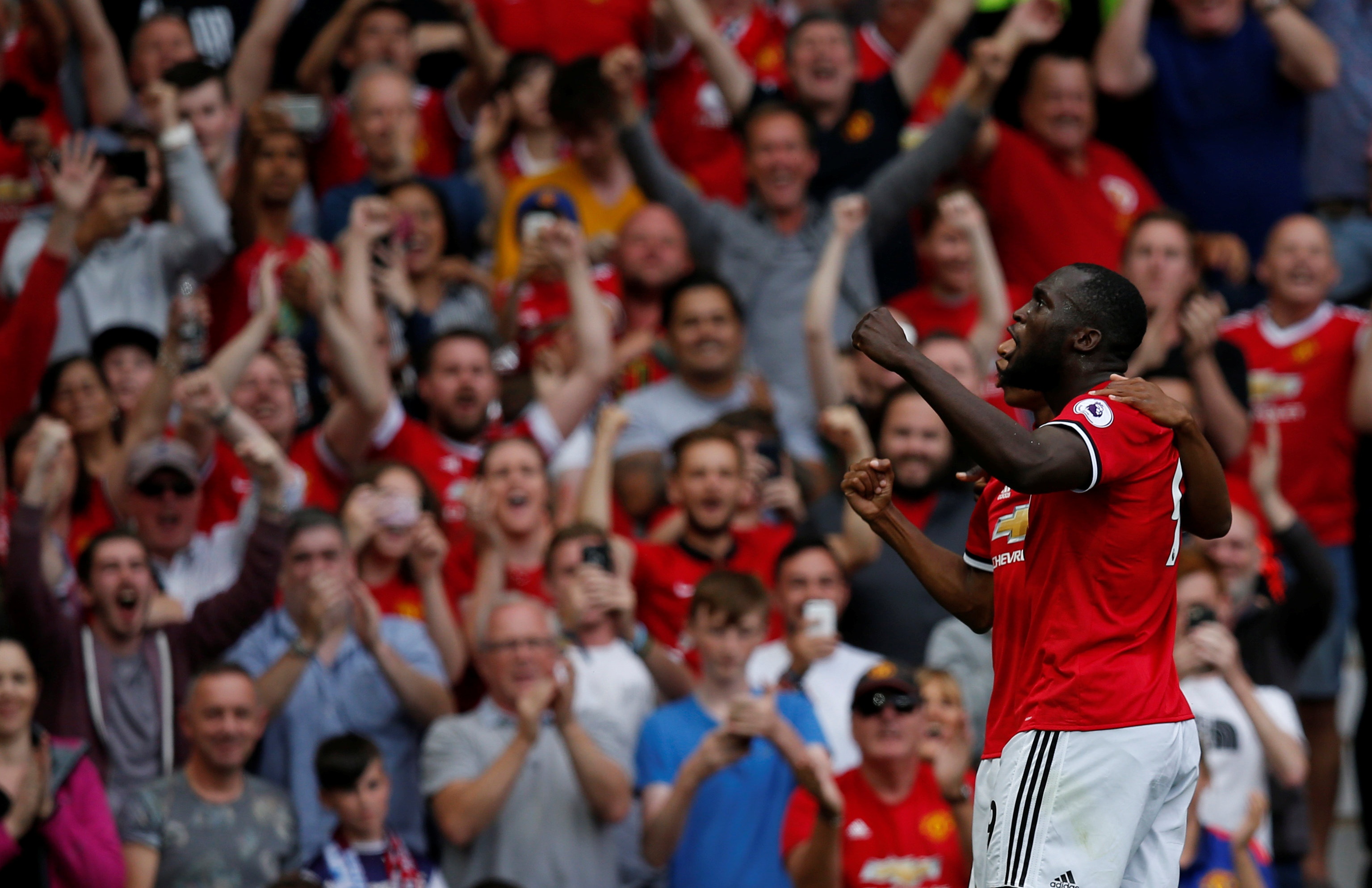 tan binh toa sang o vong 1 Premier League anh 2