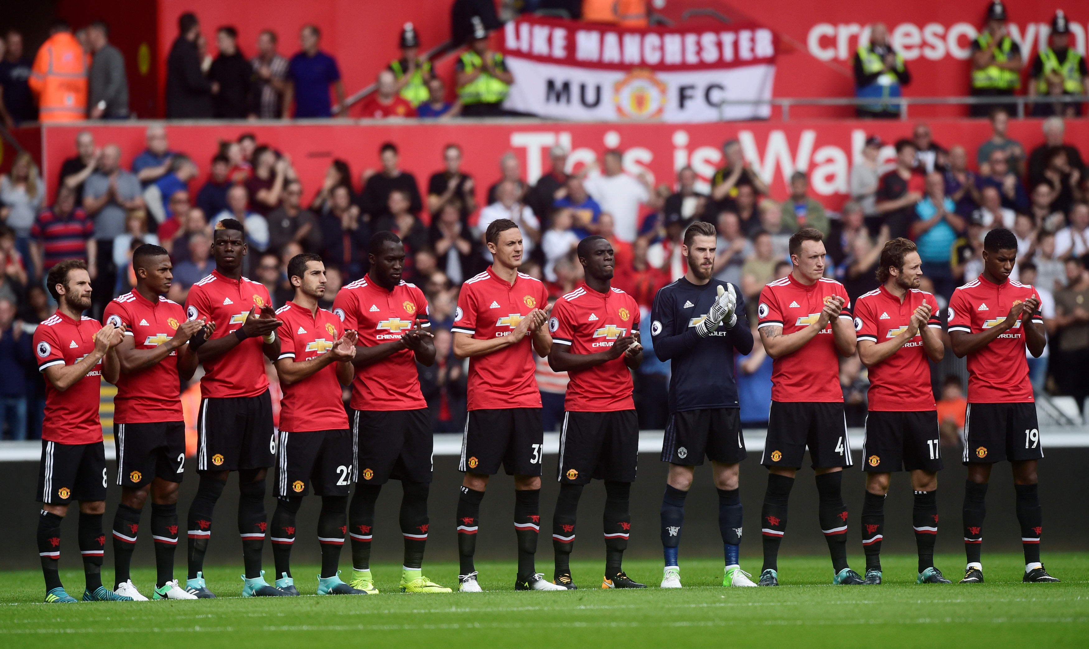 Bailly ghi ban giup MU thang Swansea anh 1