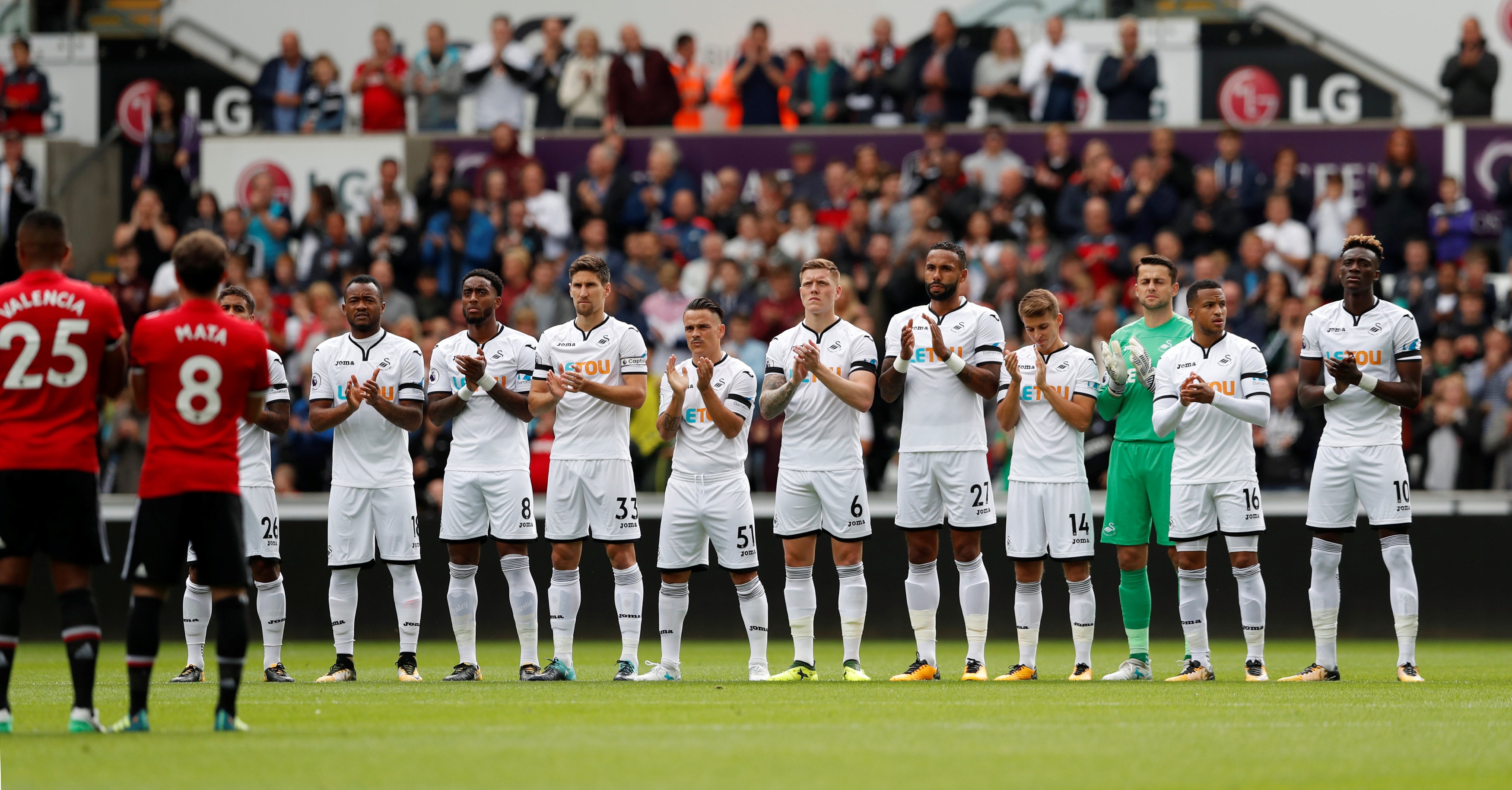 Bailly ghi ban giup MU thang Swansea anh 2