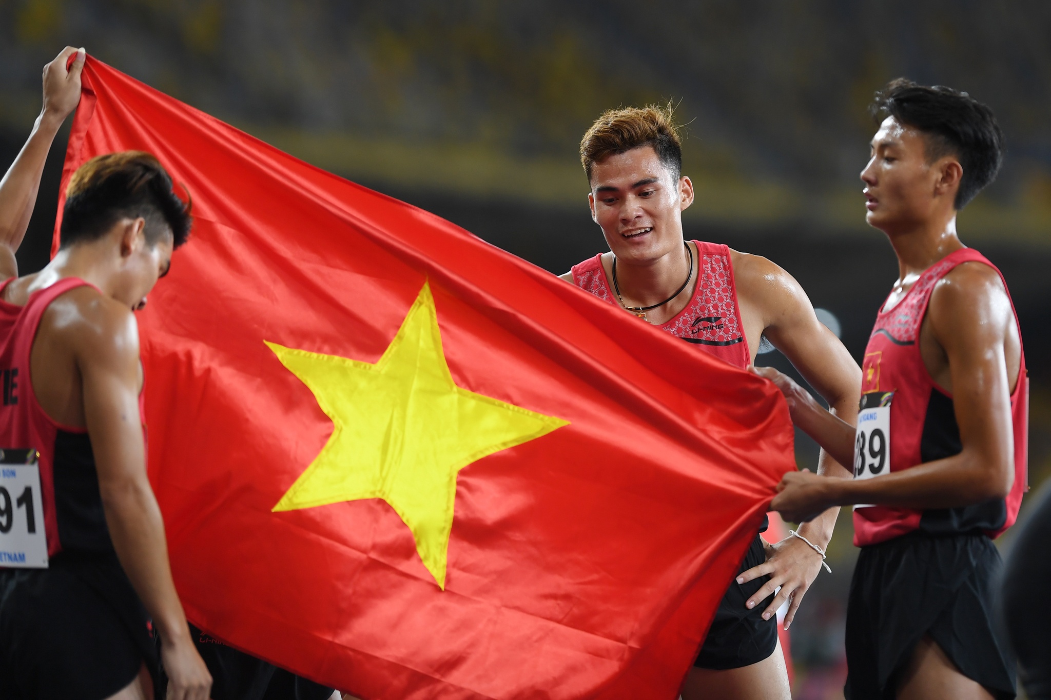 Tuyen dien kinh nu rang ro khi gianh HCV anh 9