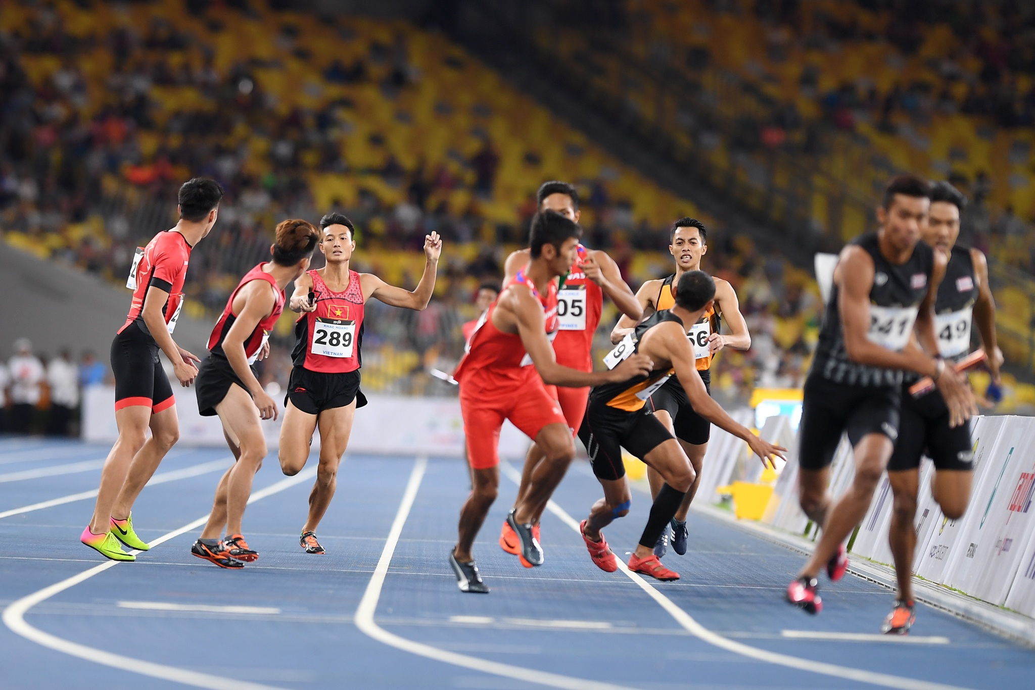 Tuyen dien kinh nu rang ro khi gianh HCV anh 5