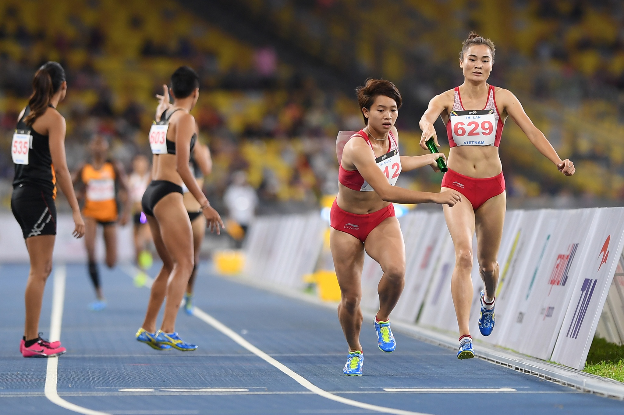 Tuyen dien kinh nu rang ro khi gianh HCV anh 4