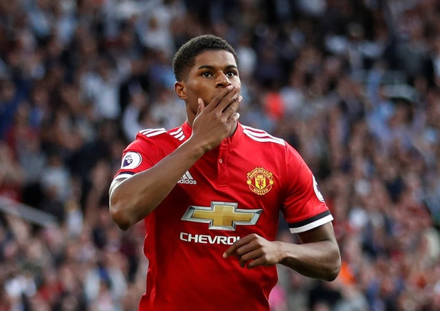 Man Utd vs Leicester (2-0): Rashford, Fellaini toa sang hinh anh