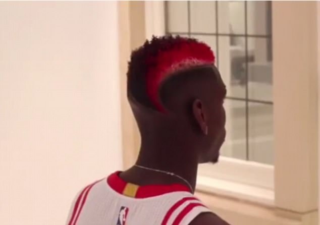 Pogba đổi kiểu tóc trước thềm đại chiến Stoke City ảnh 2 Pogba doi kieu toc truoc them dai chien Stoke City anh 2