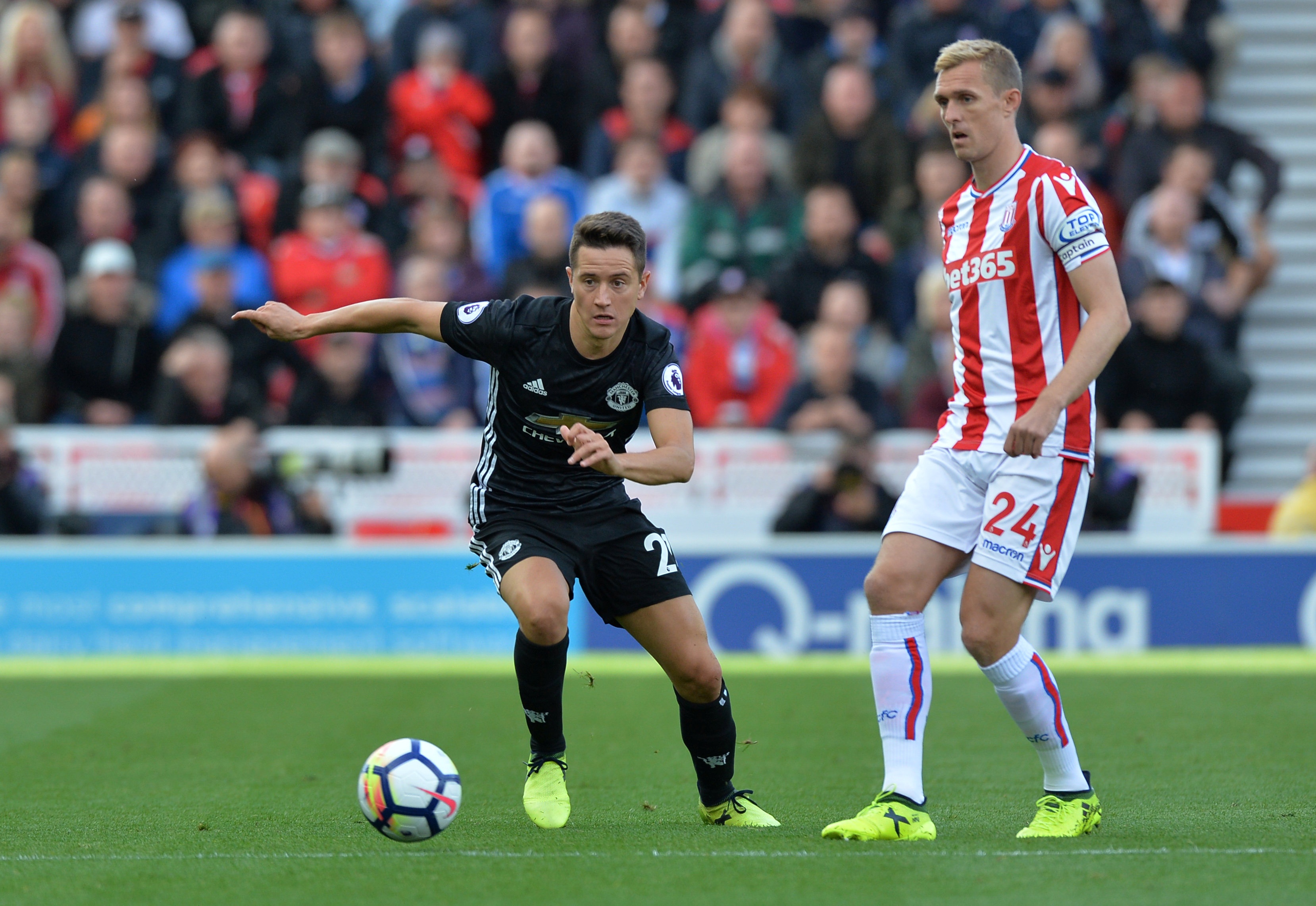 Lukaku lap ky luc trong ngay Man Utd bi chia diem anh 1