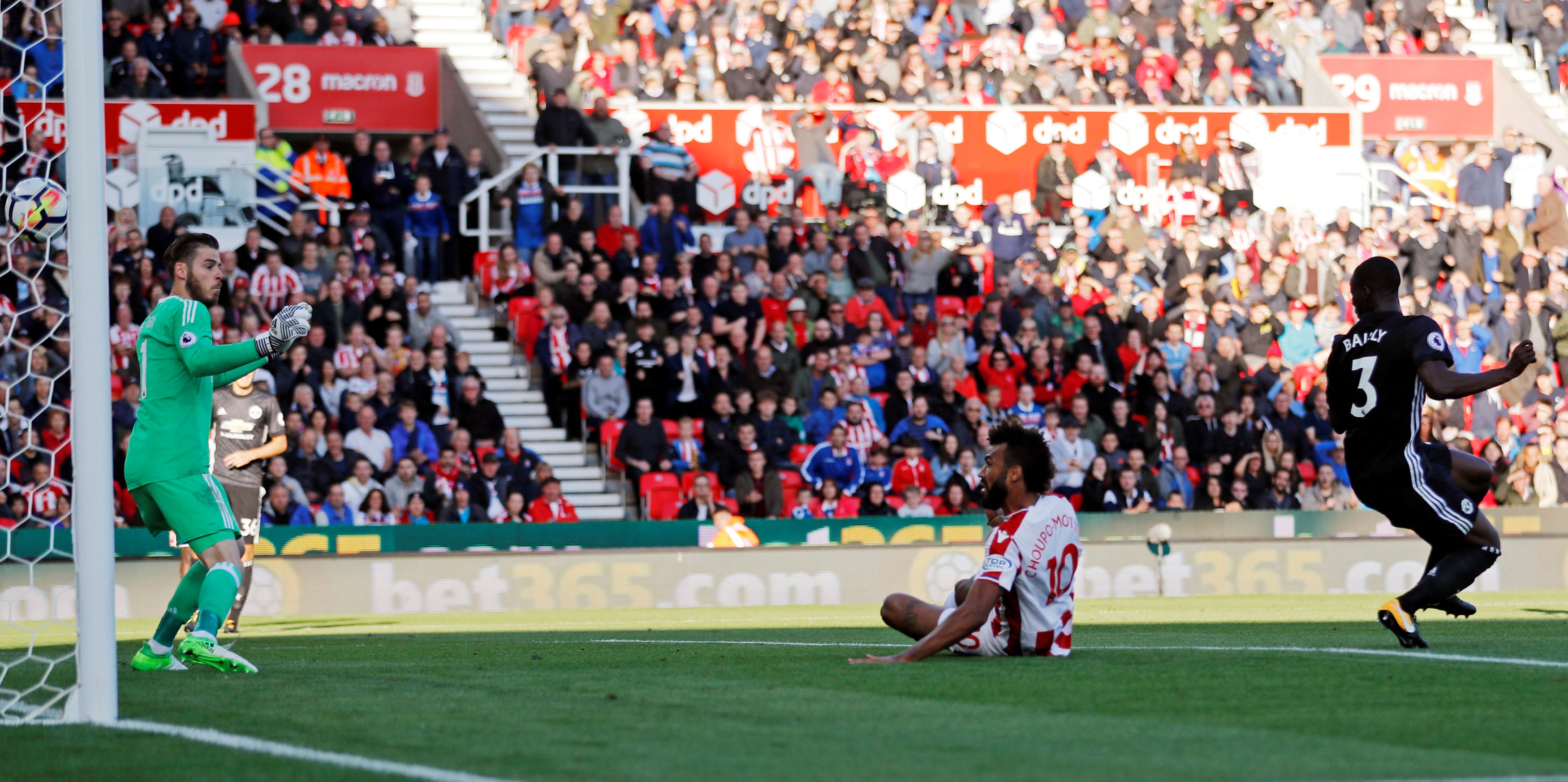 Lukaku lap ky luc trong ngay Man Utd bi chia diem anh 4