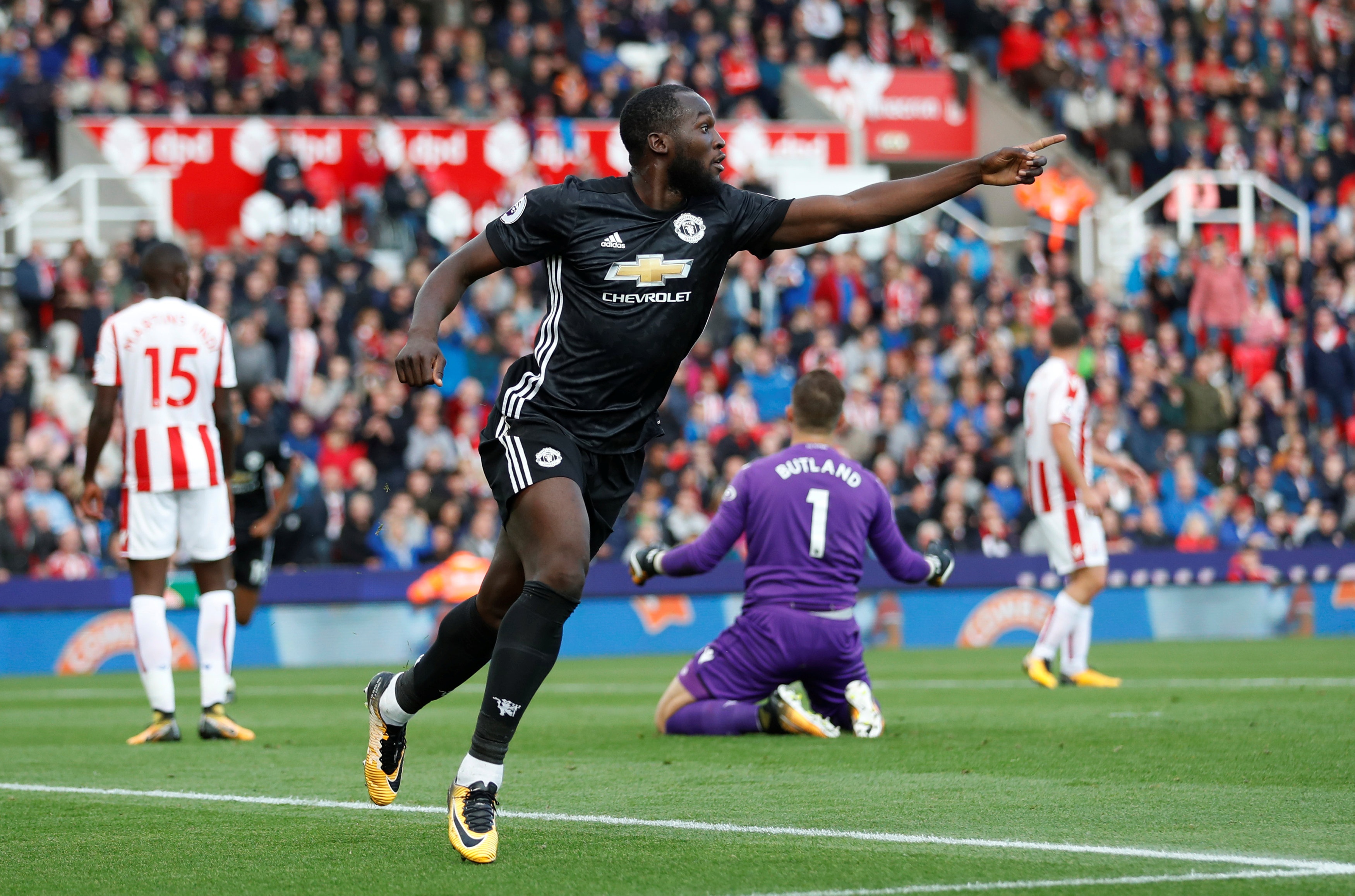 Lukaku lap ky luc trong ngay Man Utd bi chia diem anh 9