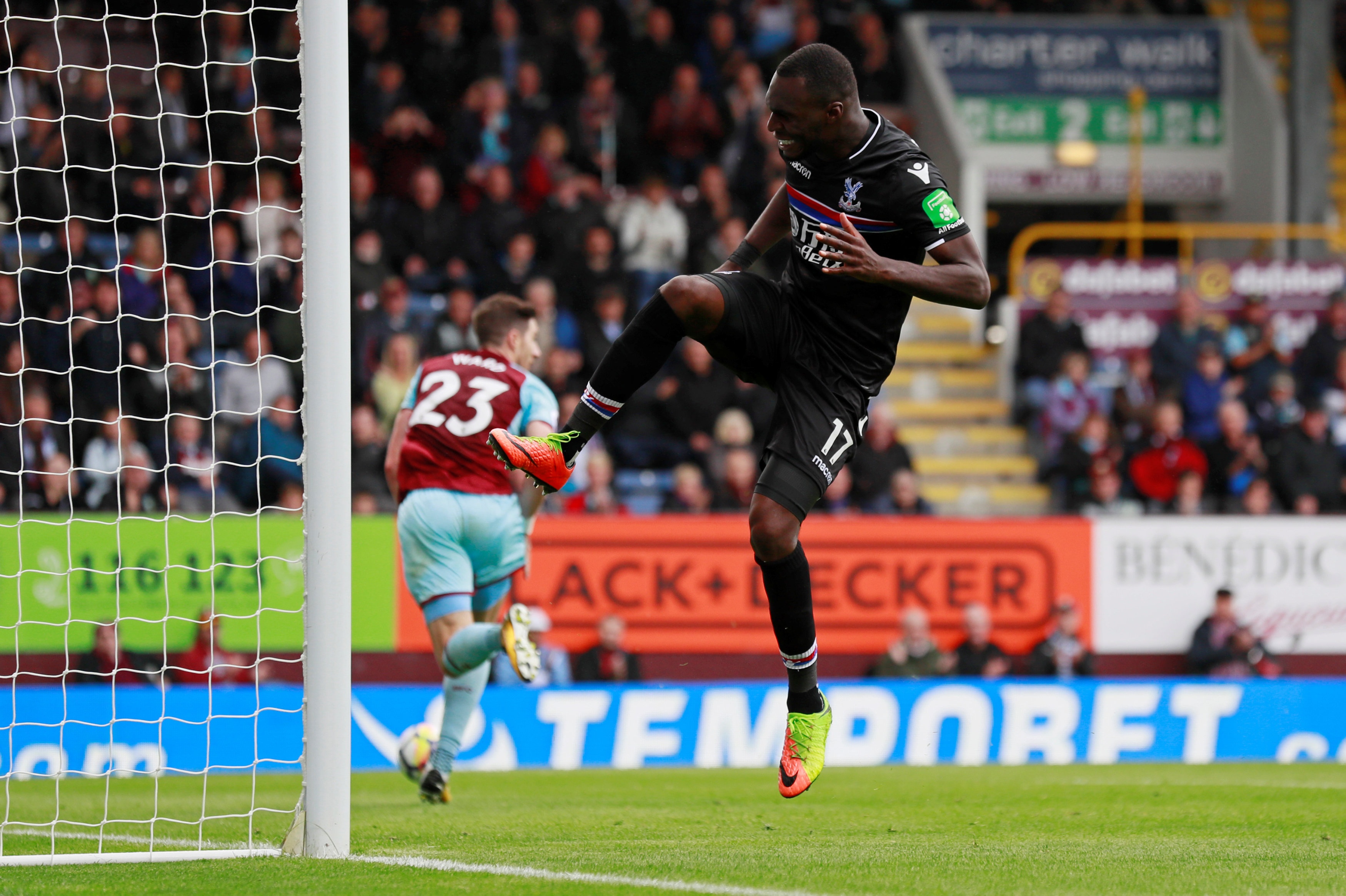 Crystal Palace tai lap ky luc te hai tu 92 nam tru anh 7