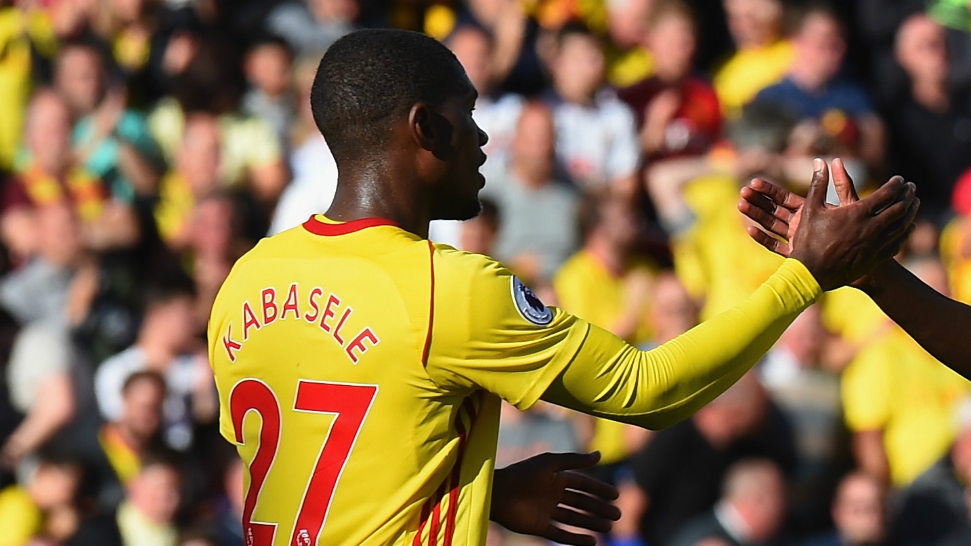 Doi hinh hay nhat vong 4 Premier League anh 4