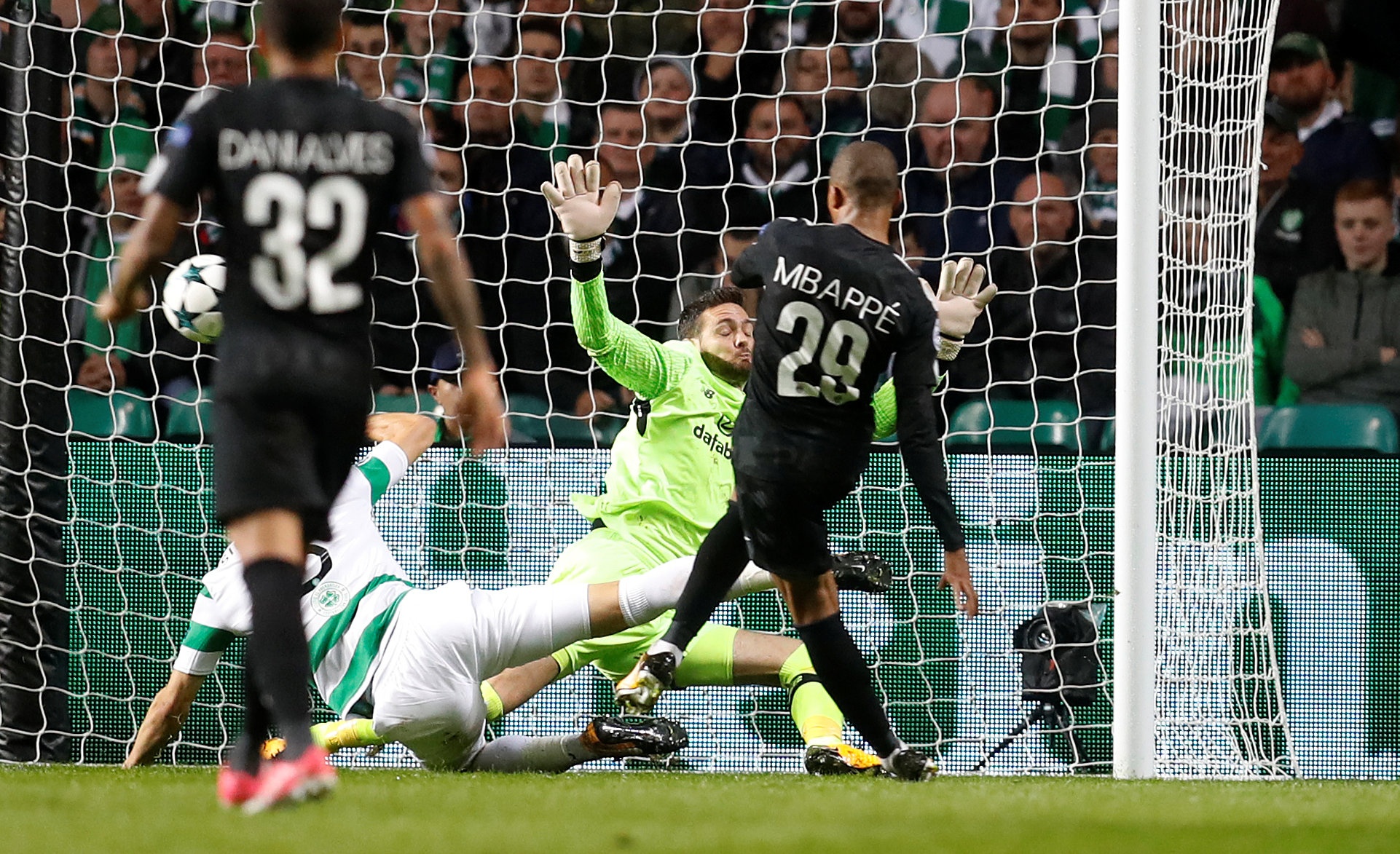 PSG 5-0 Celtic anh 3