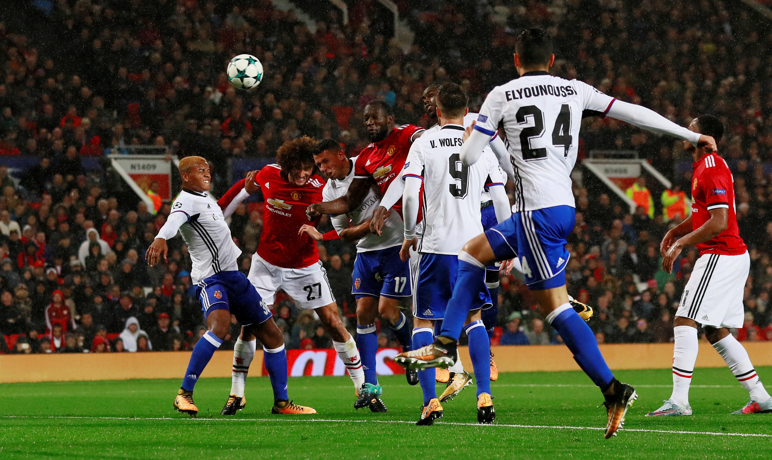 Man Utd 3-0 Basel anh 7