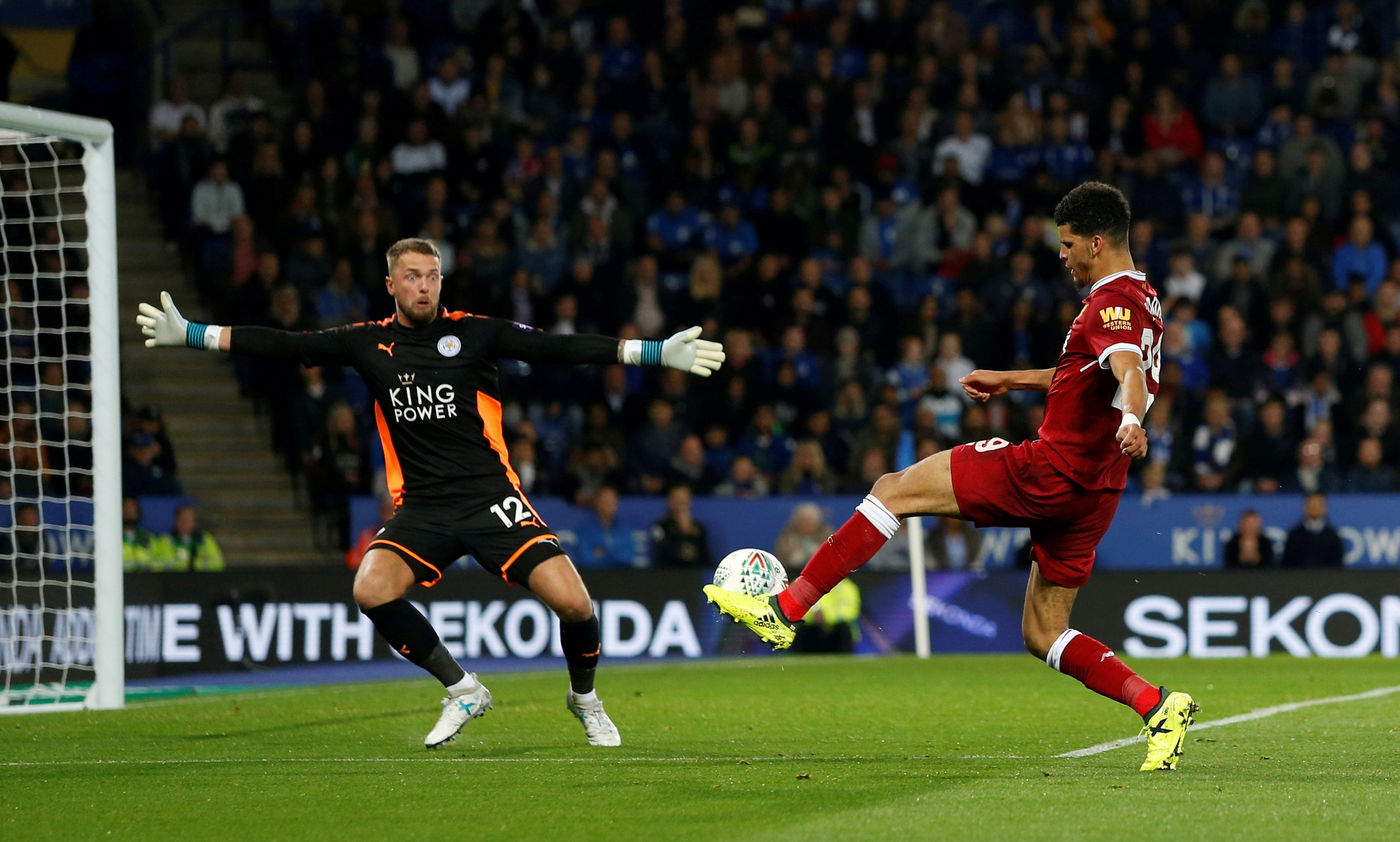 Liverpool bi loai khoi League Cup anh 3