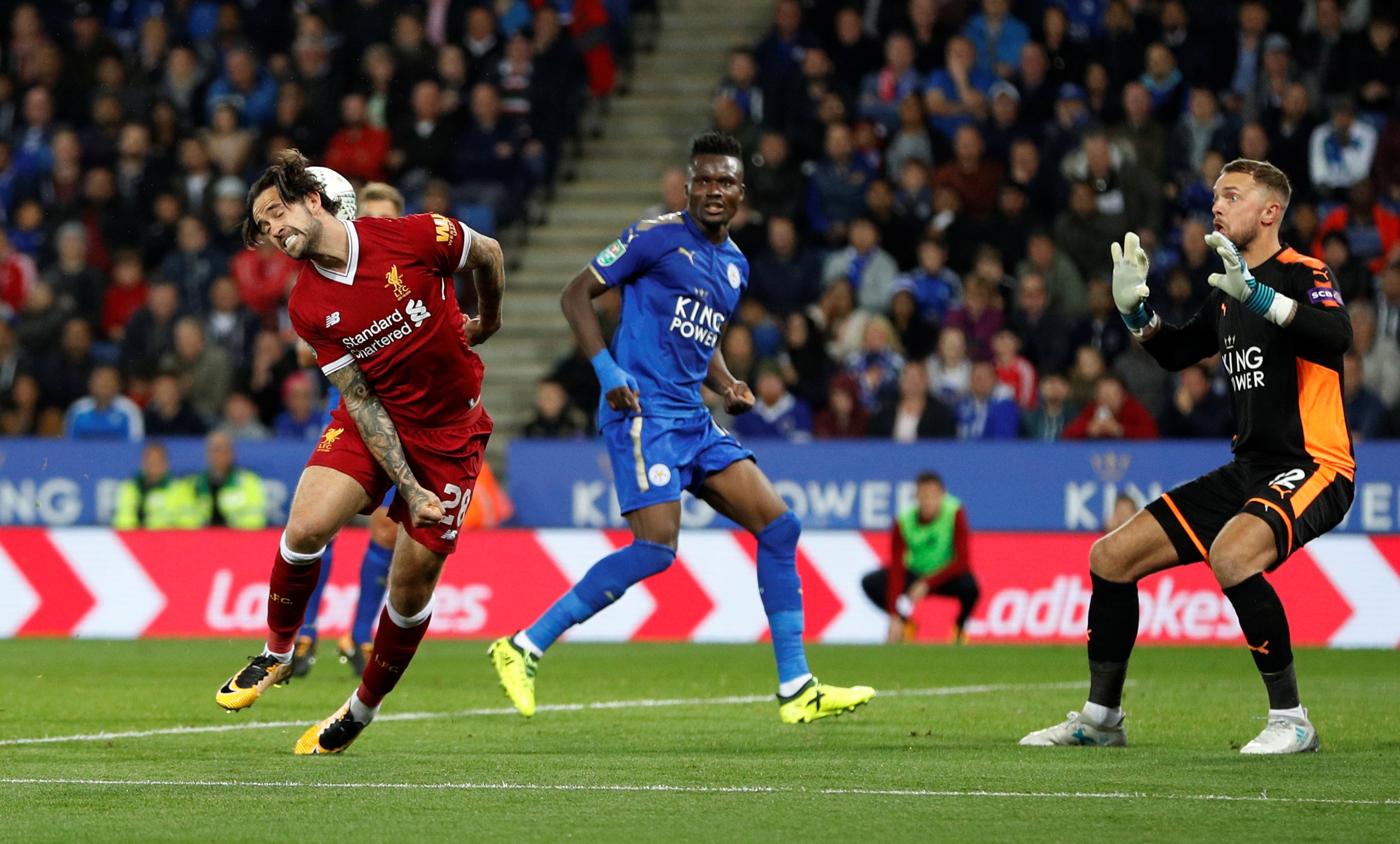 Liverpool bi loai khoi League Cup anh 9