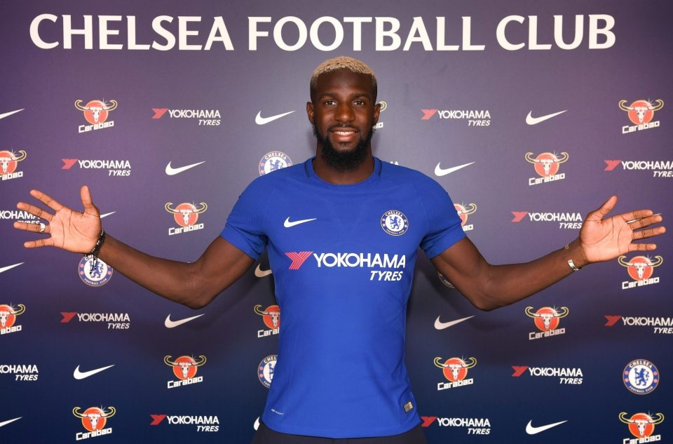 Tan binh Chelsea gap tai nan tren duong tu san tap ve nha hinh anh