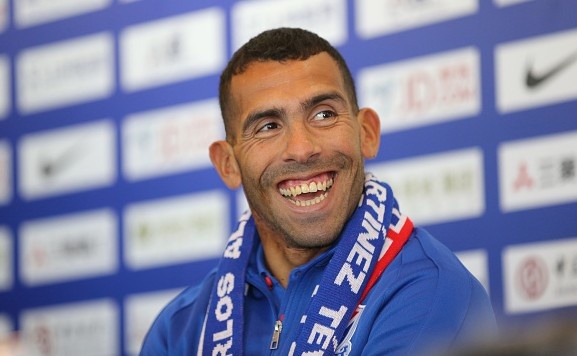 Tevez che bong da Trung Quoc cham tien nua the ky hinh anh
