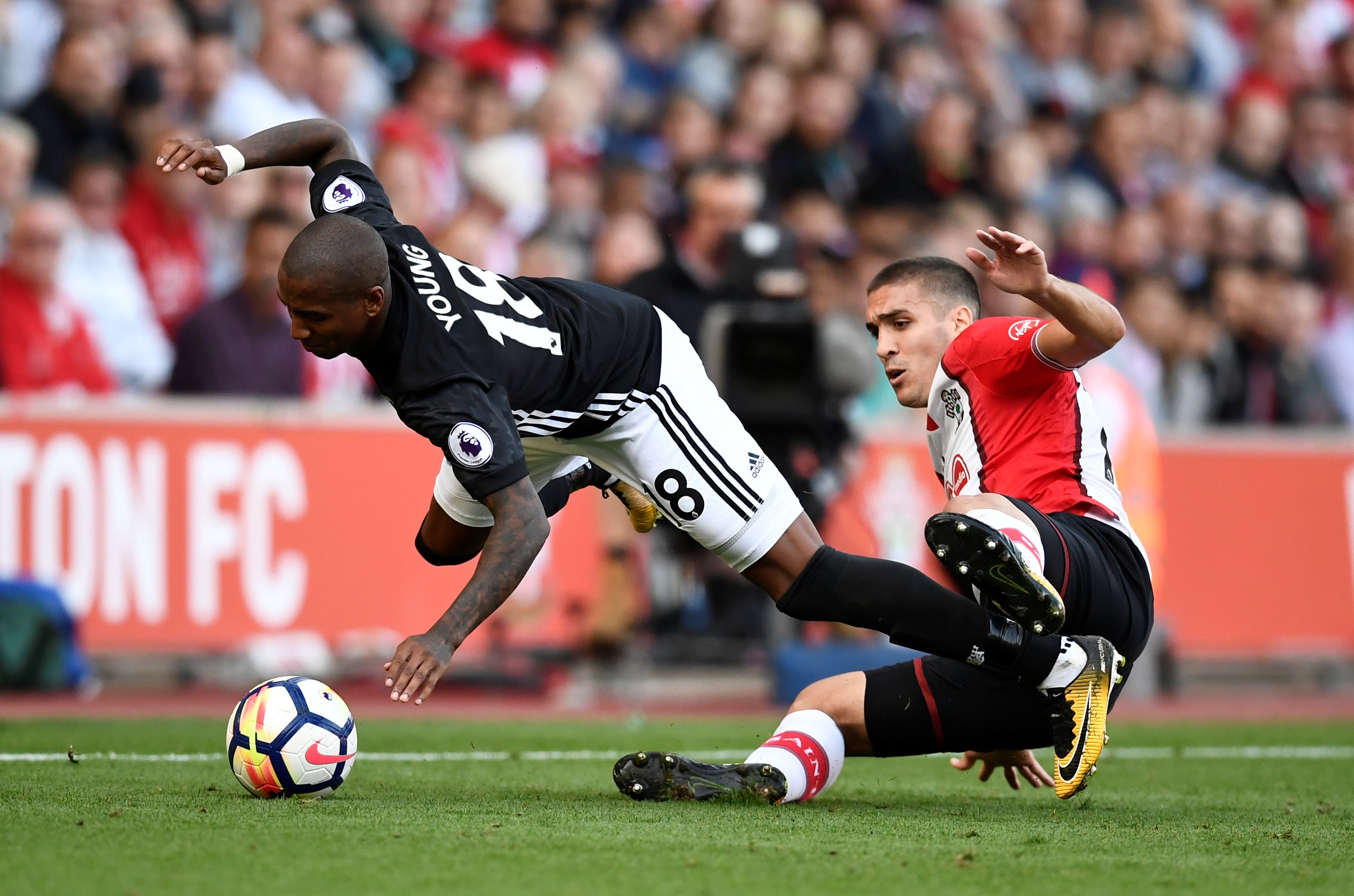 Mourinho co tinh chiu phat de cau gio anh 9