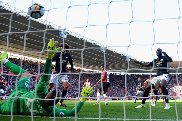 Mourinho cố tình chịu phạt để câu giờ ảnh 7 Mourinho co tinh chiu phat de cau gio anh 7