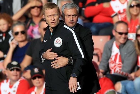 Mourinho co tinh chiu phat de cau gio cho hoc tro? hinh anh