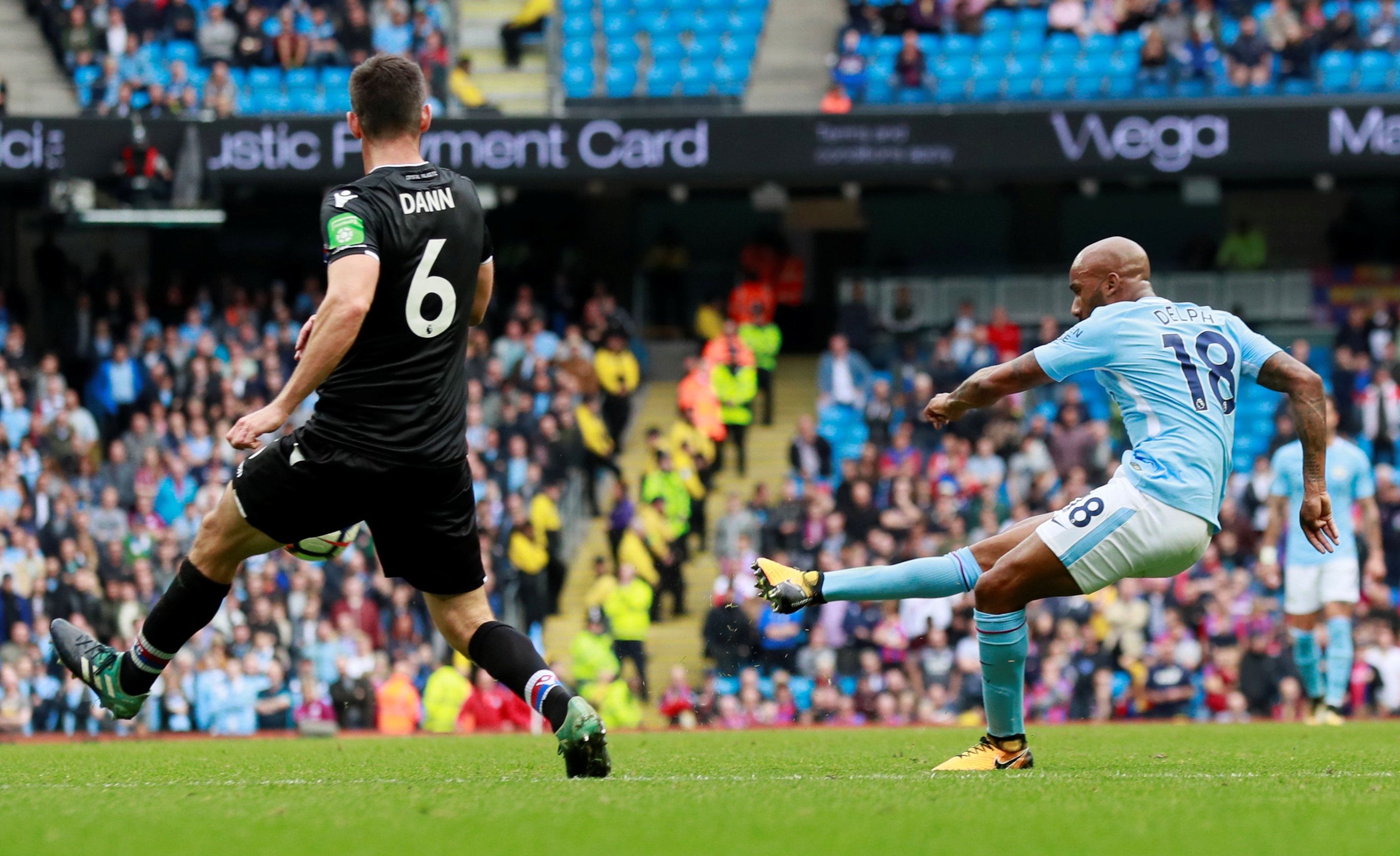 Man City tao ky tich chua tung co anh 9