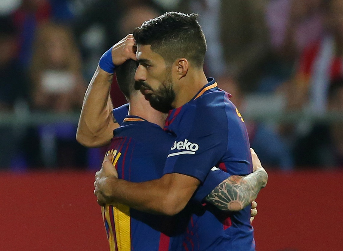 Barca thang tran thu 6 lien tiep anh 7