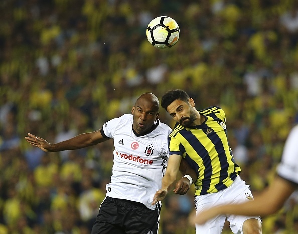 Tran derby Istanbul nong bong anh 9