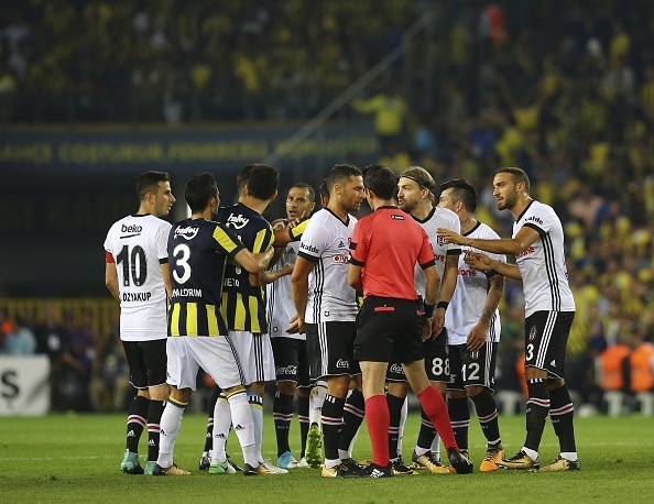 Tran derby Istanbul nong bong anh 7