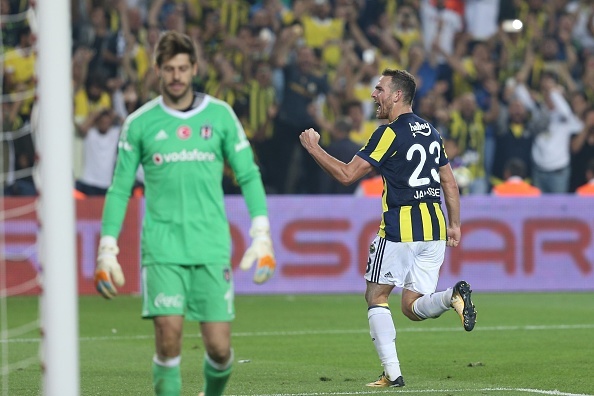 Tran derby Istanbul nong bong anh 8