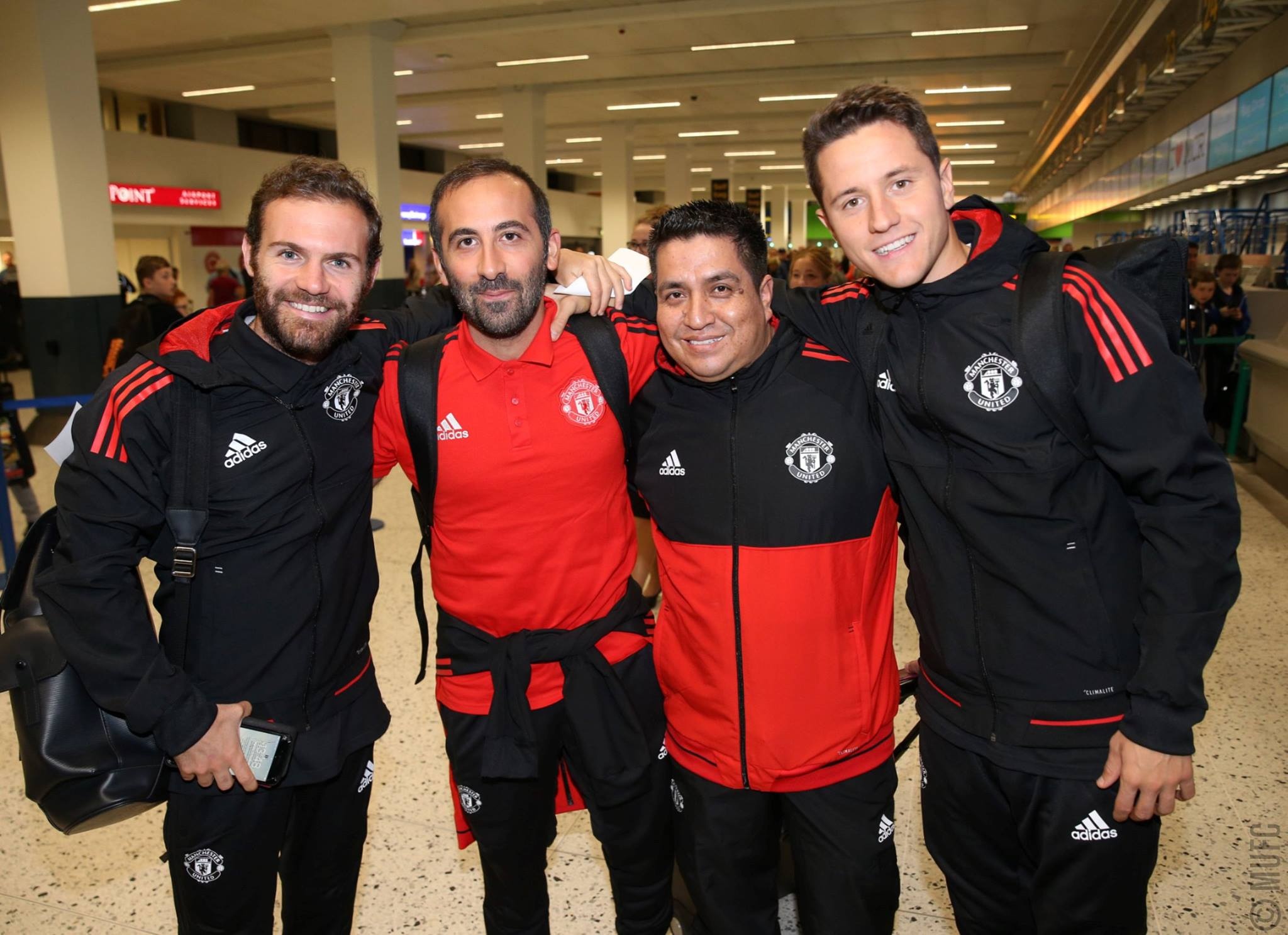 Man Utd mat hang loat tru cot khi den Nga anh 2