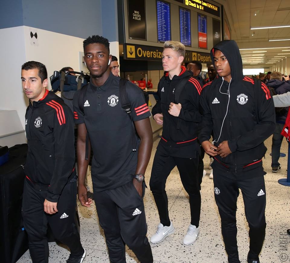 Man Utd mat hang loat tru cot khi den Nga anh 5