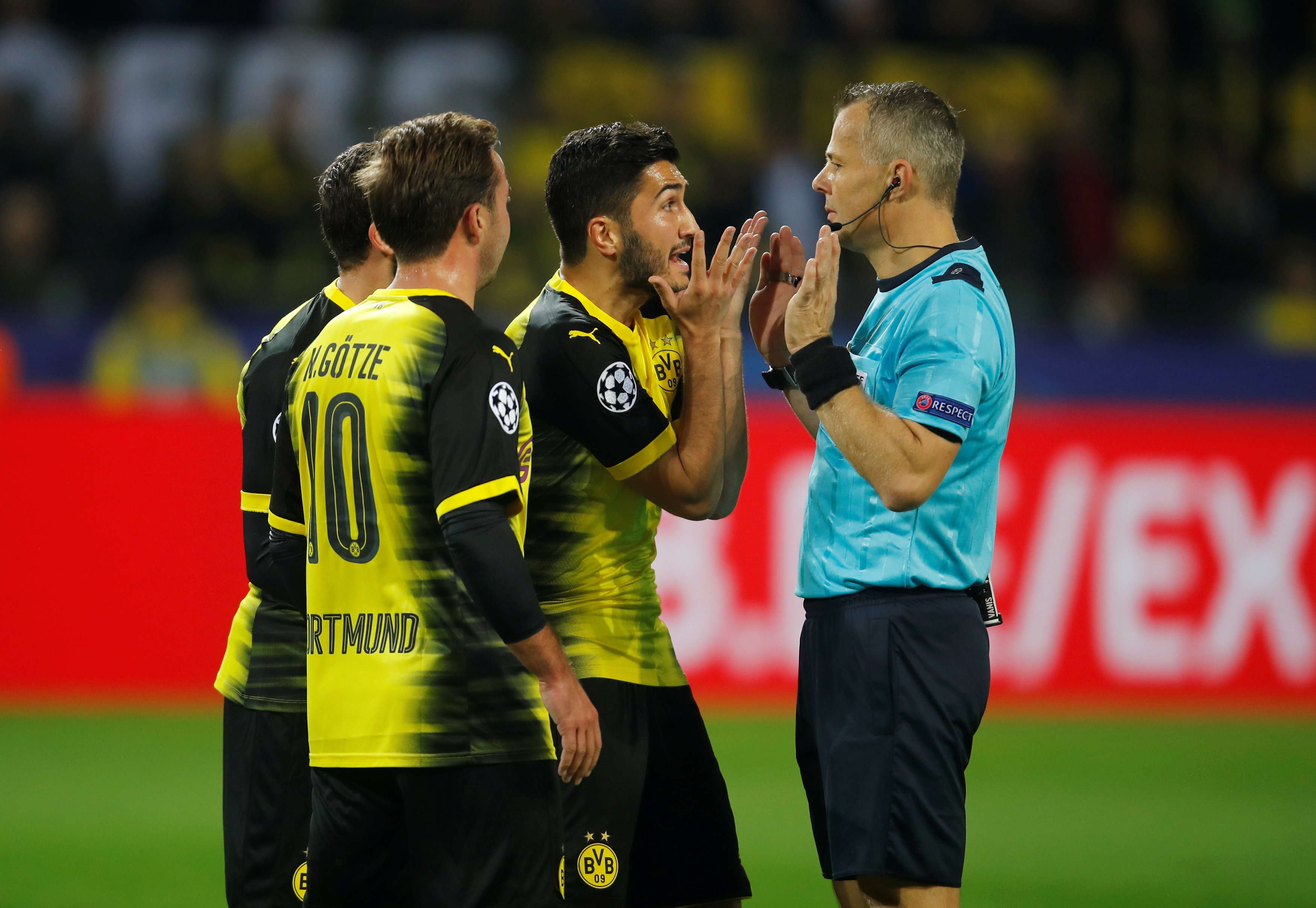 Ramos de bong cham tay anh 3