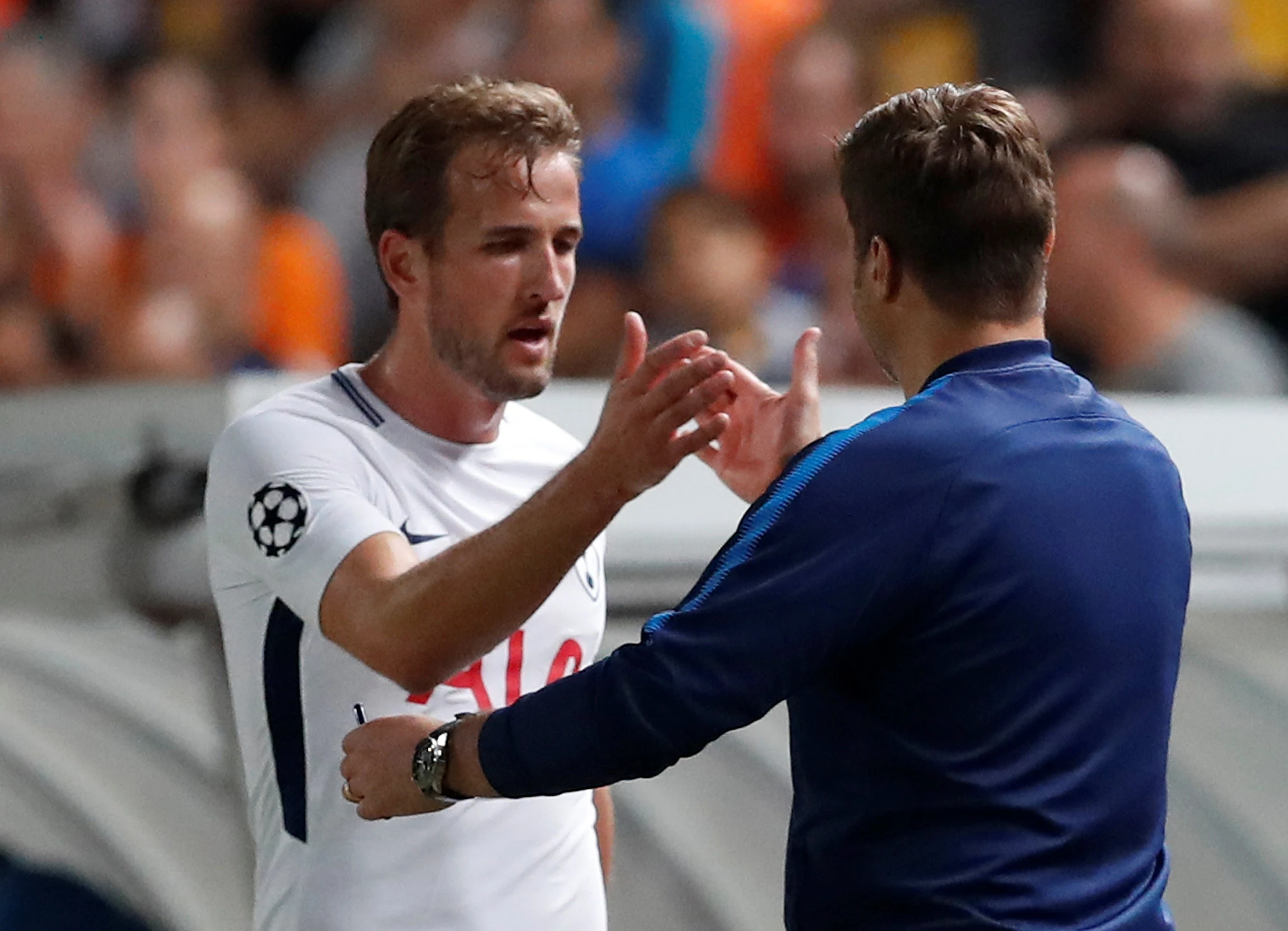 Harry Kane lap hat-trick anh 8