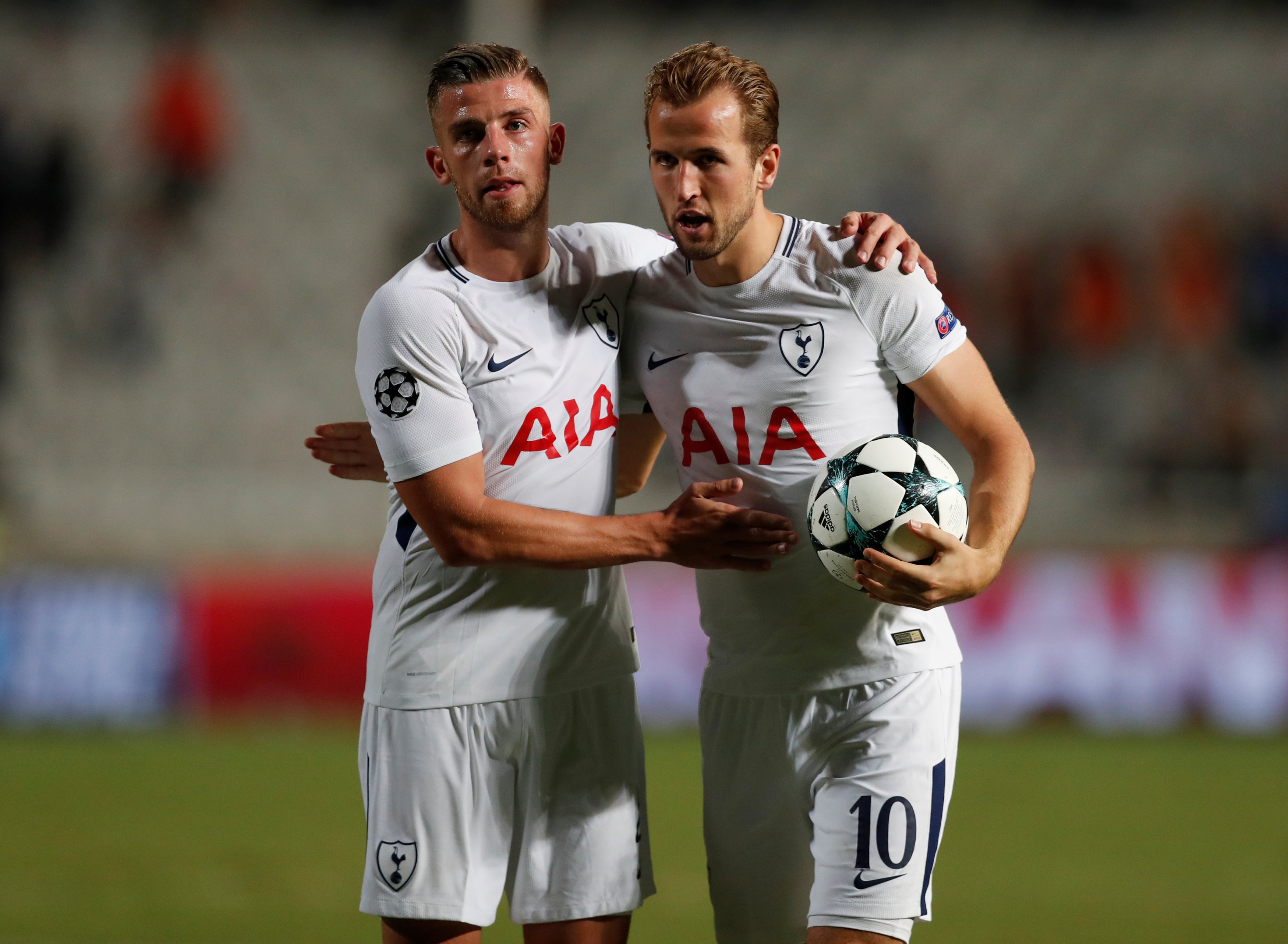 Harry Kane lap hat-trick anh 9
