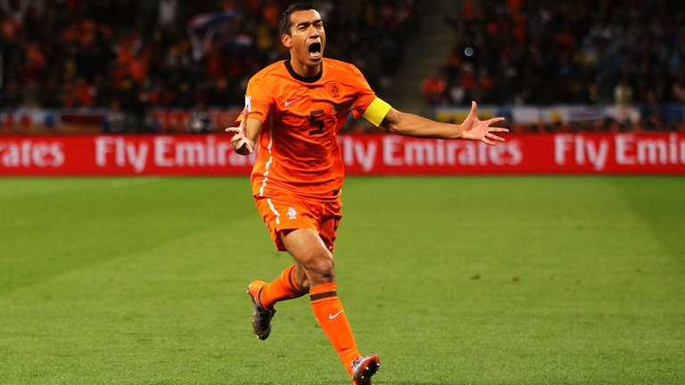 doi hinh HLV tham du Champions League anh 12