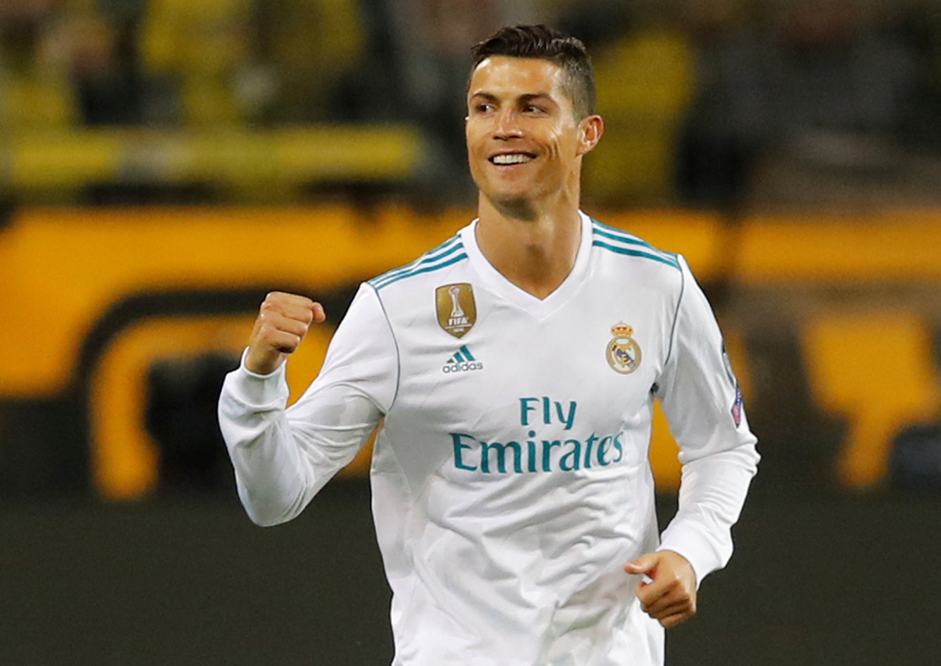 Ronaldo dan dau doi hinh luot dau bang thu 2 Champions League hinh anh