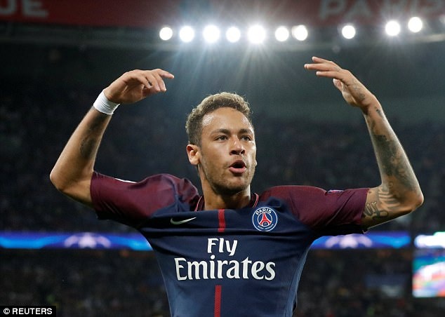 Neymar trổ tài catwalk ở tuần lễ thời trang ảnh 6 Neymar tro tai catwalk o tuan le thoi trang anh 6