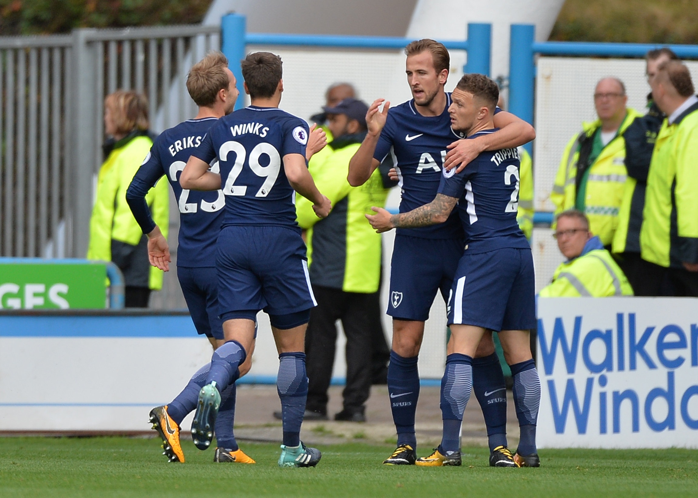 Harry Kane ghi ban bang Cristiano Ronaldo anh 3