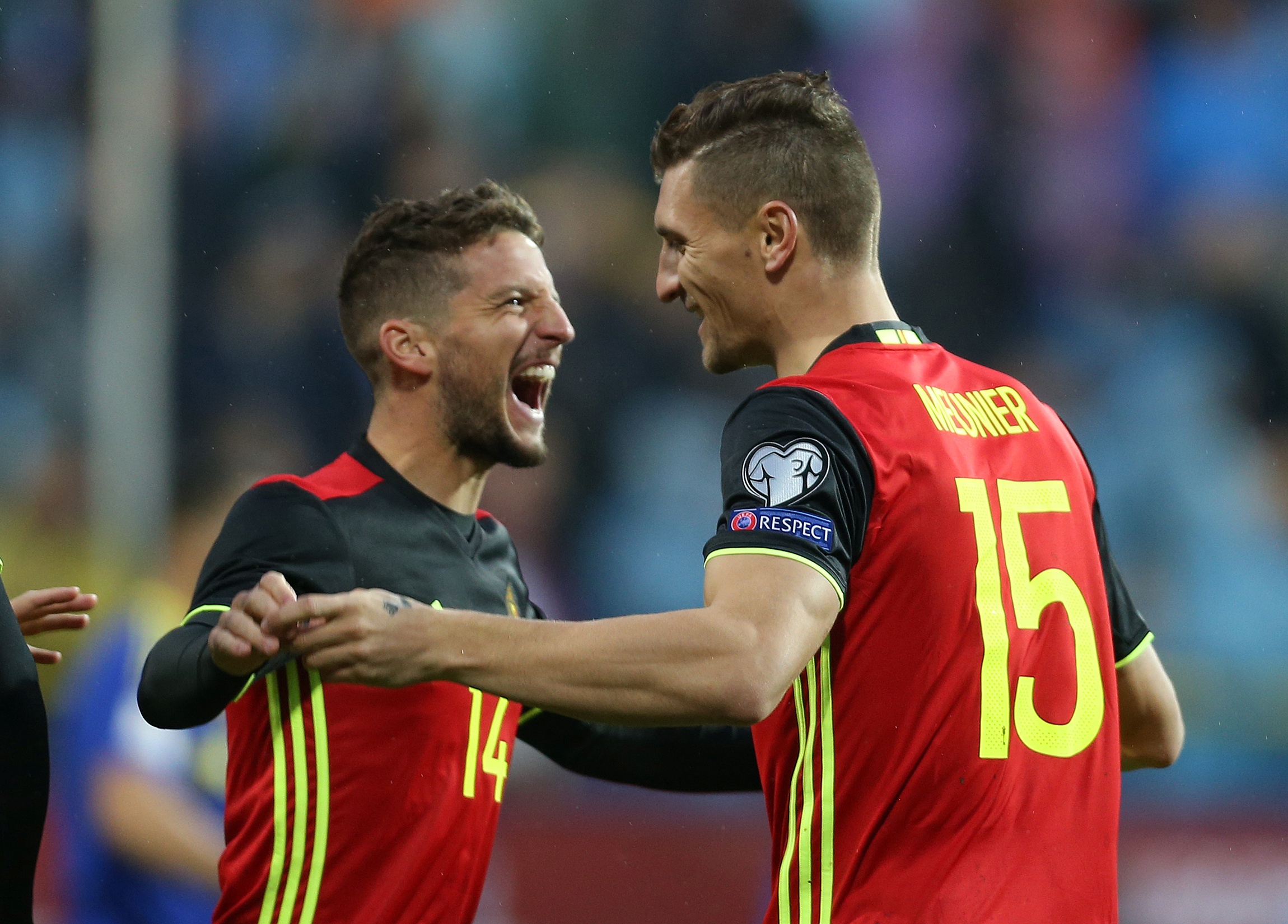 Fellaini chan thuong anh 8