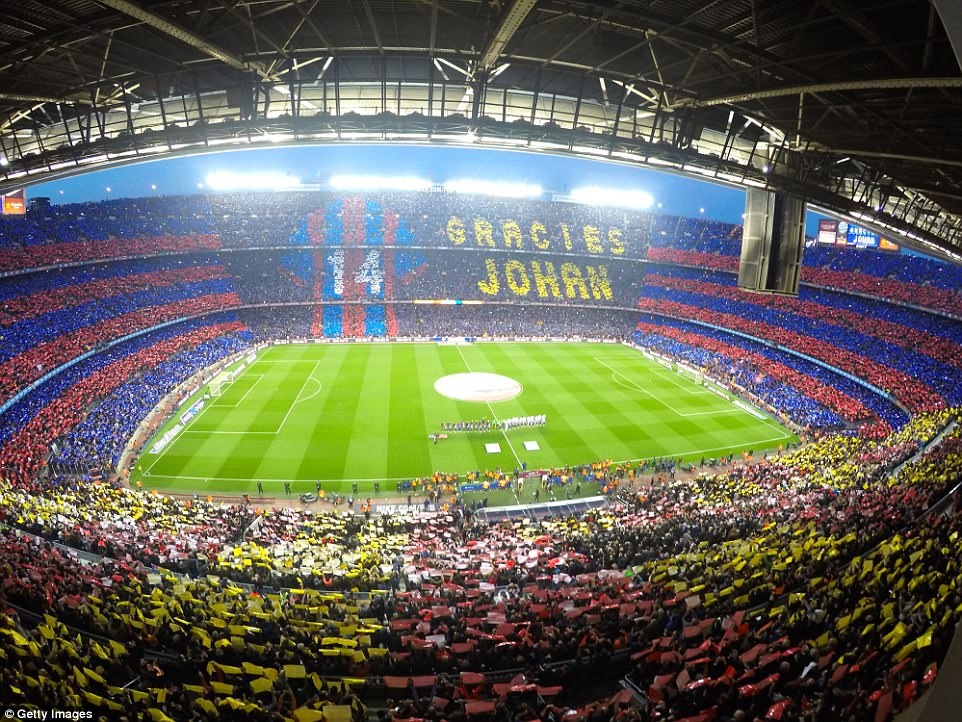 10 kỳ quan trên khán đài sân bóng đá ảnh 2 10 ky quan tren khan dai san bong da anh 2