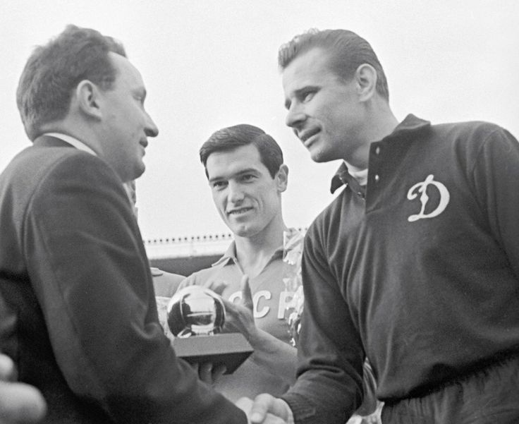 doi hinh huyen thoai 'Qua bong vang' anh 1