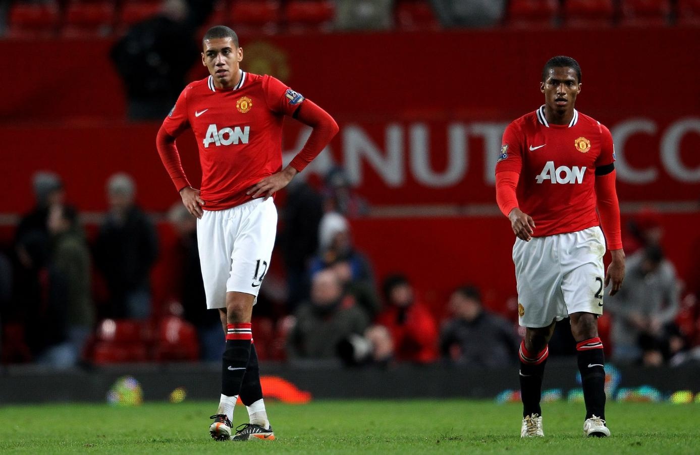 Doi hinh trong mo cua Smalling anh 2