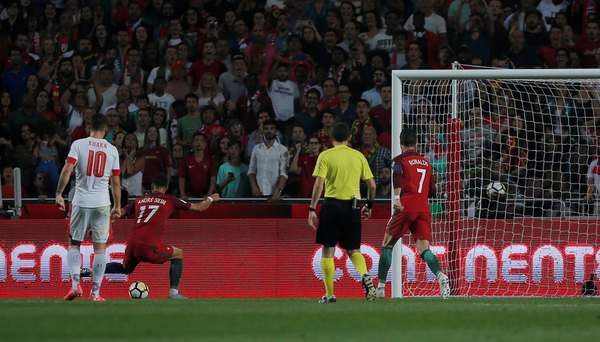 Bo Dao Nha vao vong bang World Cup 2018 anh 7