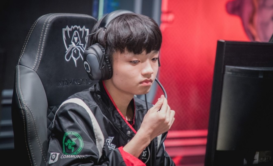 Treu nguoi DKVD the gioi, game thu LOL Trung Quoc nhan ket dang hinh anh