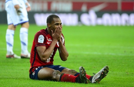 Sao Ligue 1 nhan the do oan vi sai lam cua trong tai hinh anh