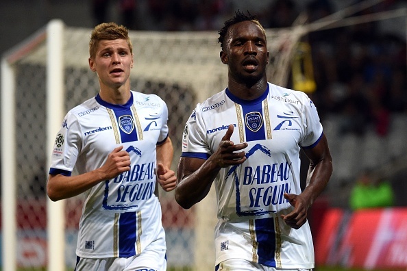 Sao Ligue 1 nhận thẻ đỏ oan ảnh 6 Sao Ligue 1 nhan the do oan anh 6